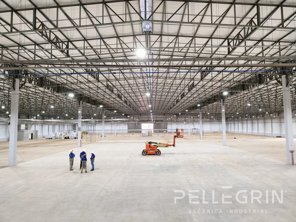 Instalações elétricas para iluminação industrial